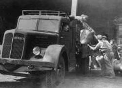 German troops plunder Lyon and Berliet