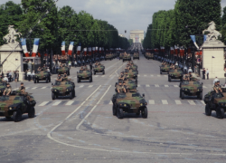 VBL parade on the Champs-Elysées (source Panhard)