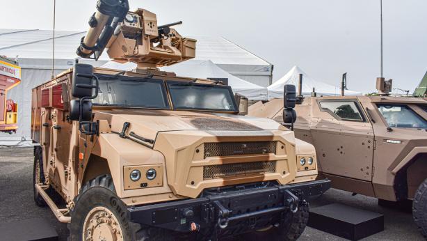 SHERPA STATION WAGON équipé d'un tourelleau Hornet
